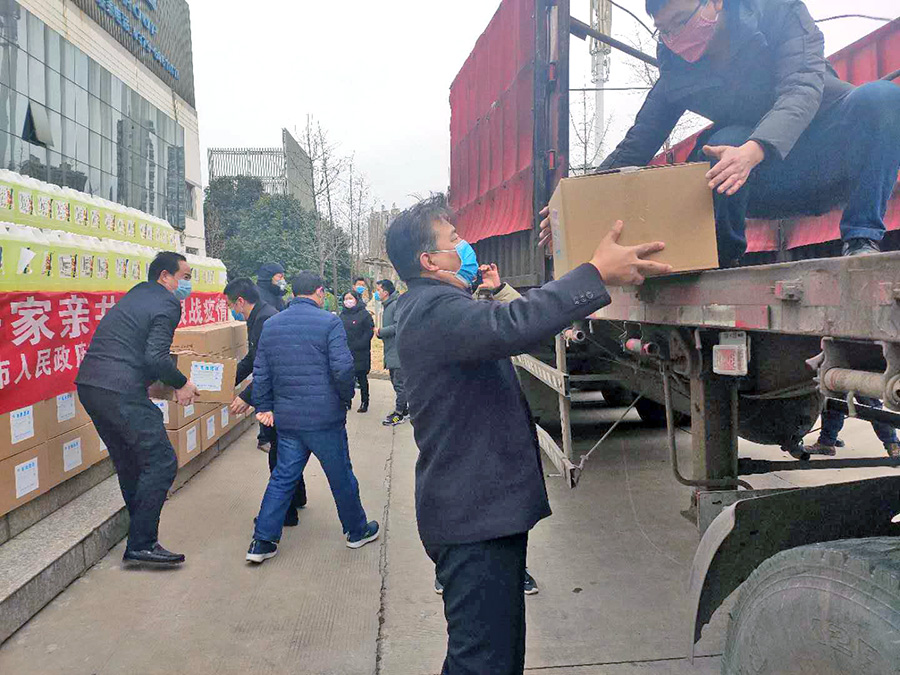 2月15日交运集团负责运送洛阳市志愿信阳防疫物资
